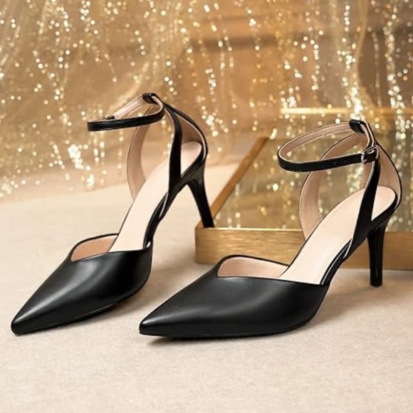 NWT Woman’s Pointed Toe Strappy High Heel Shoes - Picture 1 of 11